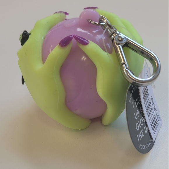 NWT Bath & Body Works LIGHT-UP Witch Crystal Ball Pocketbac Keychain - Picture 5 of 6